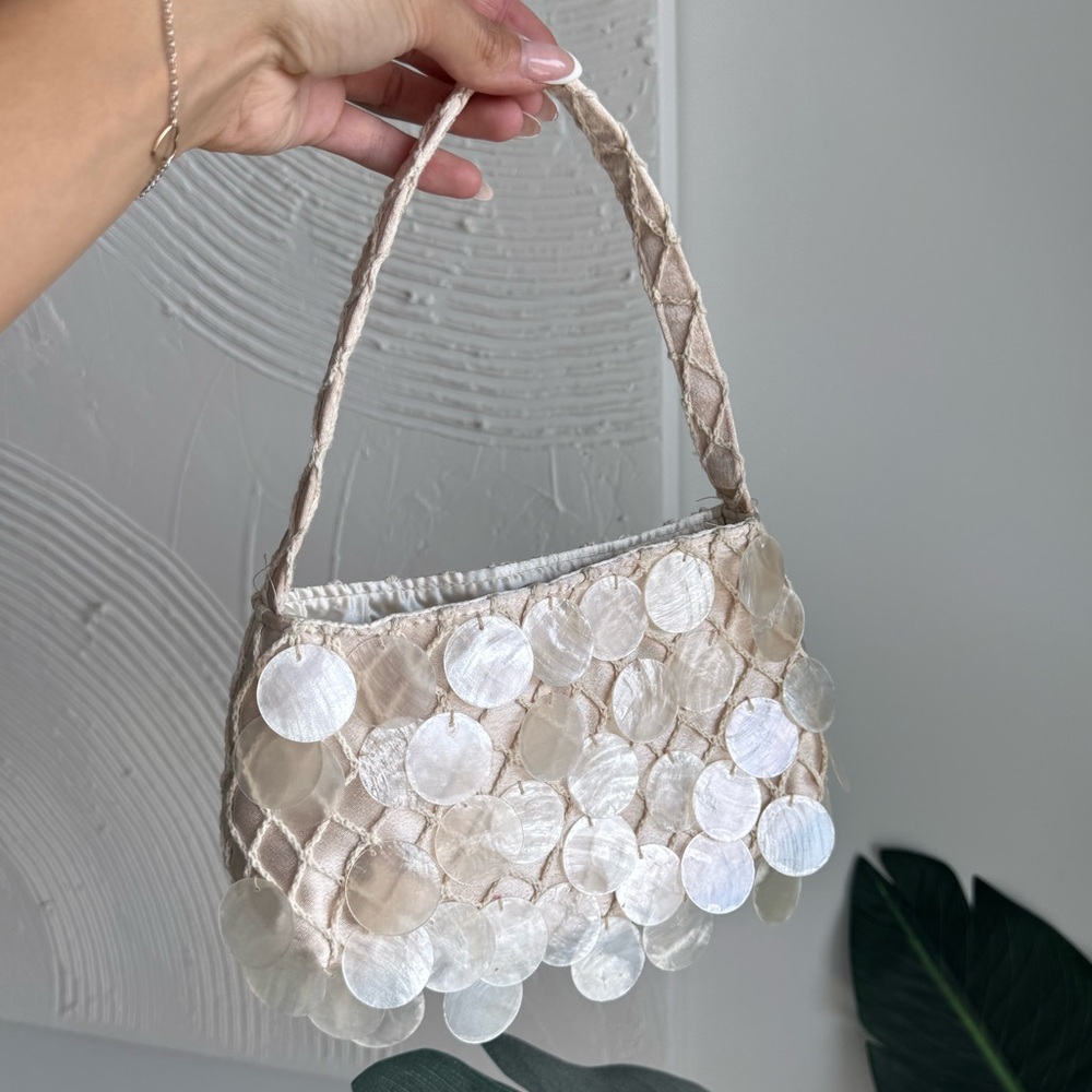 Cream Shell-Embellished Bag - Picture 3 of 4